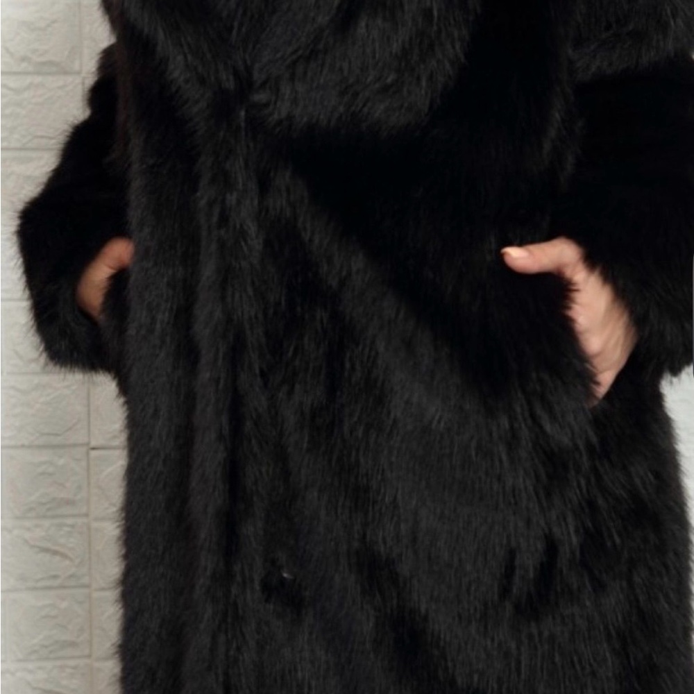 Stoosh Premium Black Faux Fur Coat - Picture 2 of 5